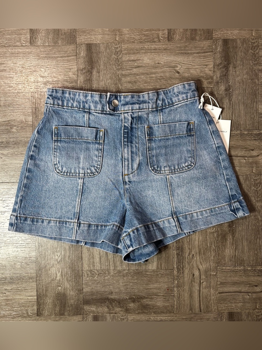 Free Assembly High Rise Denim Shorts Light Wash Patch Pockets Size 0